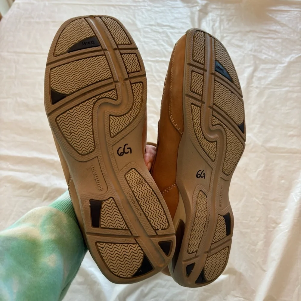 Dunham Captains boat shoes casual leather tan. SZ 10 E Worn Once indoors.